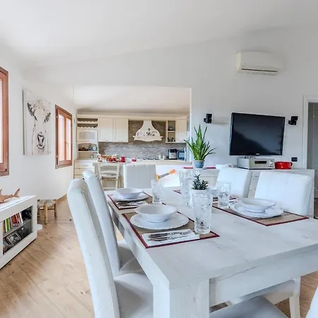Δωμάτια σε οικογενειακή κατοικία Matu House - Centric In Olbia-